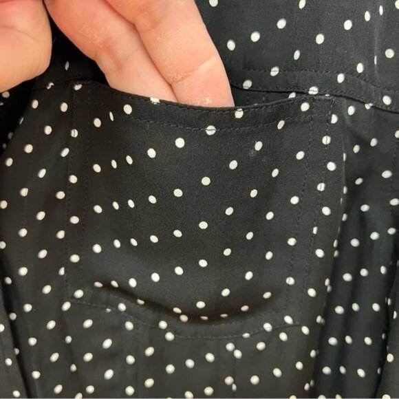 Chico’s 100% Silk Black & White Polka Dot Print Button Up Blouse Chicos Sz 1 - Picture 3 of 6